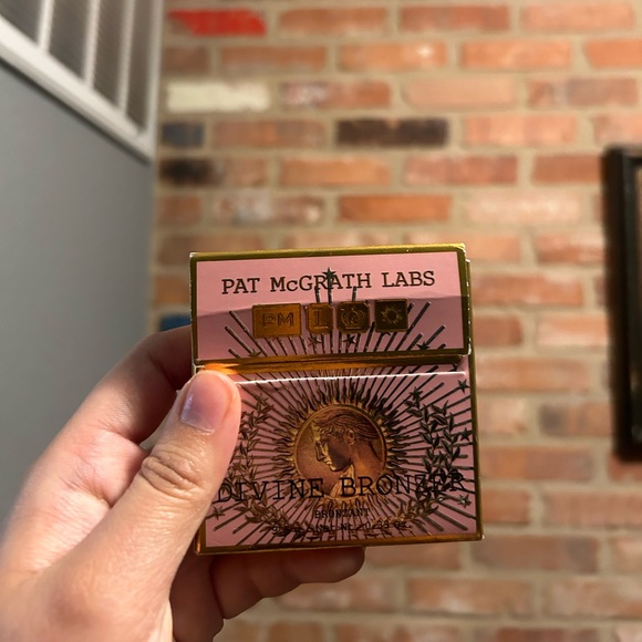Pat McGrath Labs Divine Bronzer in Bronze Divinity (Terracotta Bronze) - Picture 1 of 10